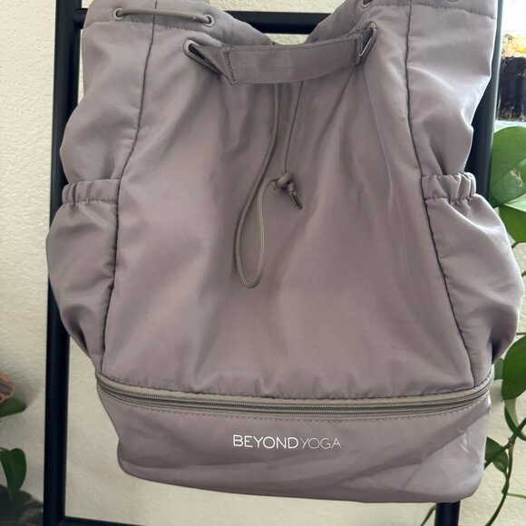 Beyond Yoga Light Purple Yoga, Gym, or Diaper Bag - Picture 4 of 6